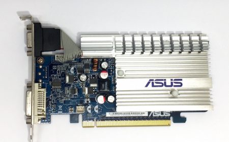 Asus nVIDIA GeForce 8400GS 512MB 64bit használt videokártya EN8400GS Silent/P/512M/EU
